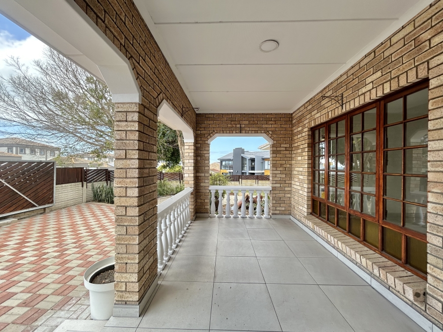 3 Bedroom Property for Sale in Wavecrest Eastern Cape